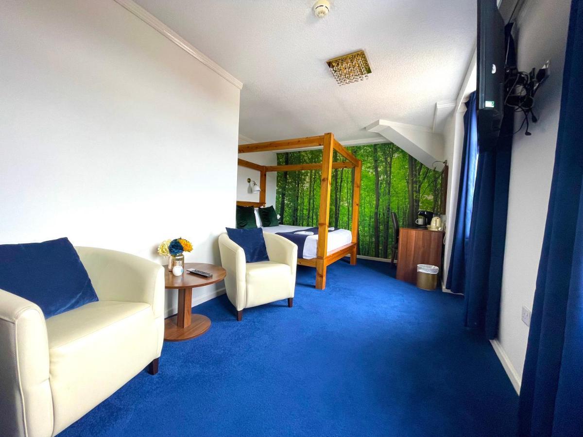 The Continental Hotel, 3*